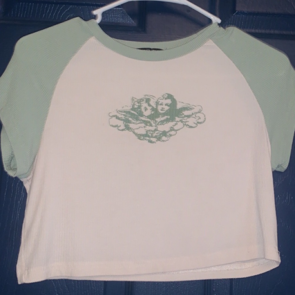 Angel print raglan sleeve crop top tee